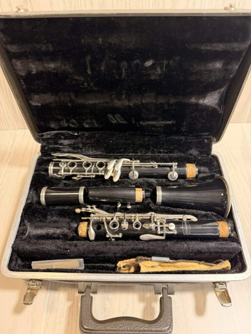 Vintage Bundy Bb Student Clarinet 878143 Hard Case Mouthpiece Untested